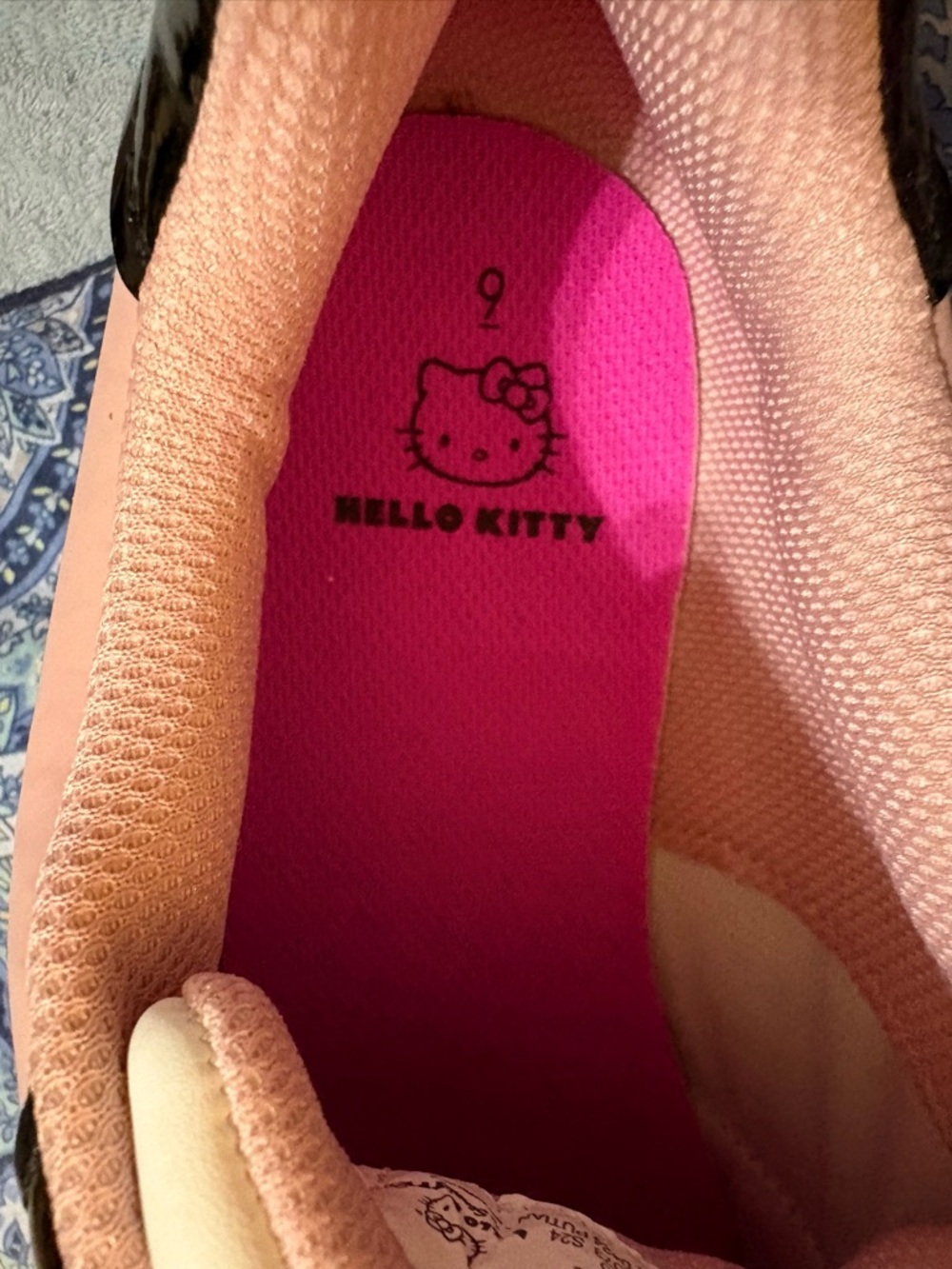 Hello Kitty Pink Sneakers Women’s 9 NWT - Picture 7 of 7